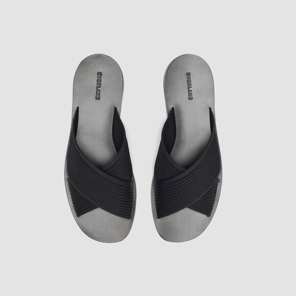 NEW EVERLANE The Day Crossover Sandal in black knit - Picture 4 of 8